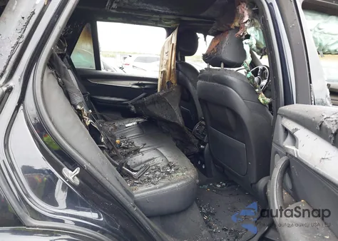 2015 BMW X5 xDrive35I z USA, uszkodzony, nr VIN 5UXKR0C52F0K62356